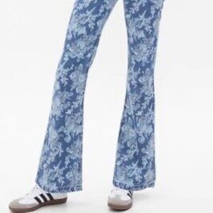 Gap x Loveshackfancy flower print flared jeans. NWT.